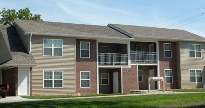 Brentwood Court Apartments - 2 Bed 1 1/2 Bath with Garage - Image# 1