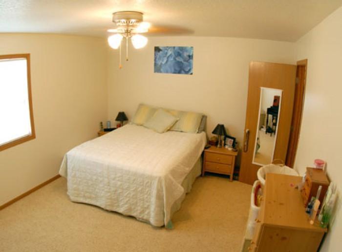 Brentwood Court Apartments - 1 Bed with Garage